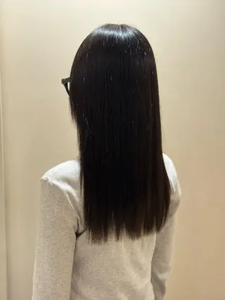 ロング 安田 芽生のヘアスタイル