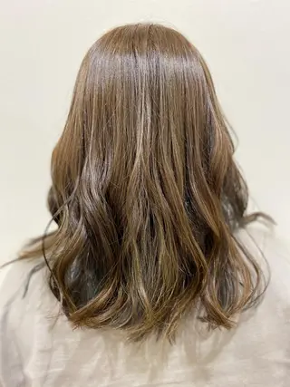 セミロング Ashanti 磯崎のヘアスタイル