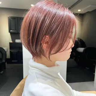 ショート 顔まわりカラー特化 赤津百合絵のヘアスタイル