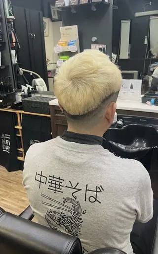 ショート カラー メンズ 佐藤 笑夢のヘアスタイル