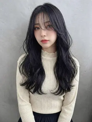 カラー ロング piLLon 心斎橋のヘアスタイル