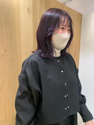 ミディアム カラー SAKINO． ベージュカラーのヘアスタイル