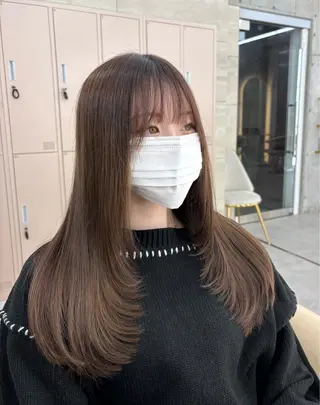 ロング 髪質改善|透明 感カラー🩵レイヤーのヘアスタイル