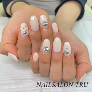 ネイル 𝐼𝑁𝑂𝑈𝐸 𝑀𝐼𝐴のネイルデザイン