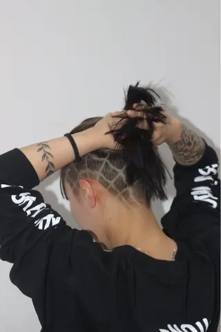 カラー ヘアアレンジ 松本 晴琉のヘアスタイル