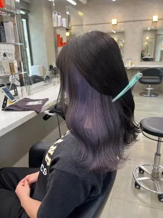 ロング 寒色/ベージュヘア ブリーチありMiOのヘアスタイル