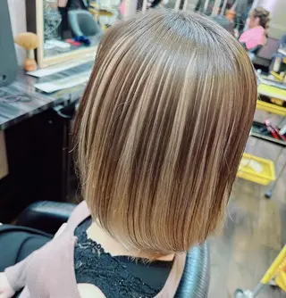 カラー ミディアム 紺野 愛美のヘアスタイル