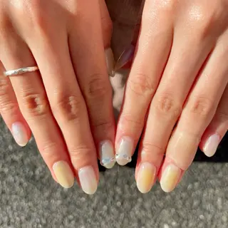 ネイル y-neil | ニュアンスネイルのネイルデザイン