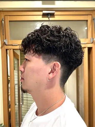 パーマ メンズ 岡本 葵のヘアスタイル