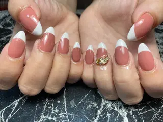 ミディアム ネイル ✴︎ Delightのネイルデザイン