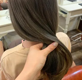 ミディアム カラー stylist店長 岡本真依のヘアスタイル