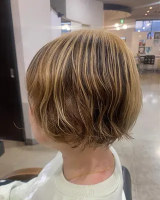ショート カラー ヘアアレンジ 烏山 達也のヘアスタイル