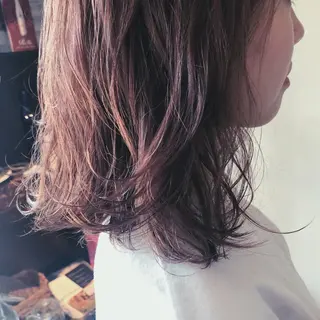 ミディアム カラー 吉川 愛美李のヘアスタイル