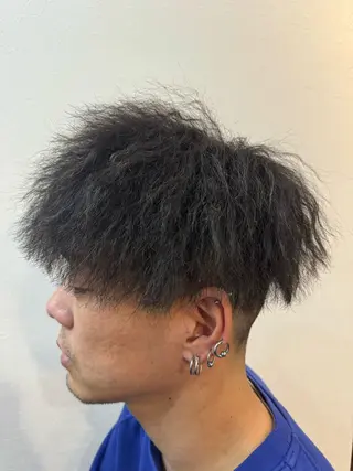 ショート パーマ メンズ 高井 柊のヘアスタイル