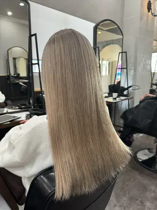 セミロング 🫧透明感ケアカラー 守利🫧のヘアスタイル