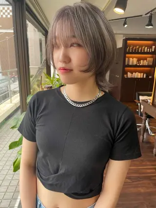 ミディアム カラー オカモト ミユウのヘアスタイル