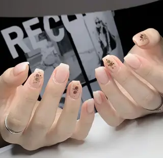 ネイル Queens テイのネイルデザイン