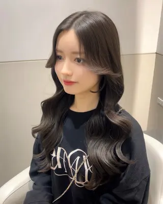 ロング カラー 🩷韓国ヘア/ヨシン モリ🩷Maikaのヘアスタイル