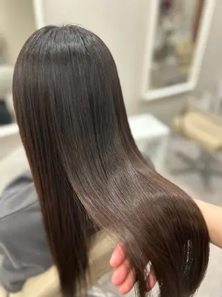 ロング ULUA ひまりのヘアスタイル