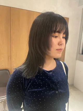 ミディアム カラー mei|顔まわり ×透明感カラーのヘアスタイル