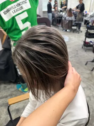 ミディアム メンズ 横浜🦋ハイトーン 🫐シャドウルーツのヘアスタイル