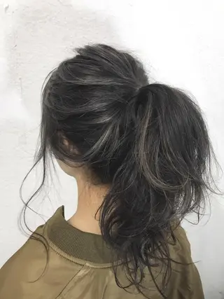 ミディアム カラー ヘアアレンジ 白髪ぼかしハイライト バレイヤージュヤマトのヘアスタイル