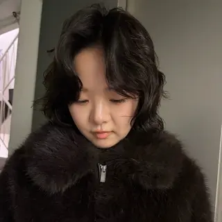 ショート カラー パーマ トレンドボブ /ミリヤのヘアスタイル