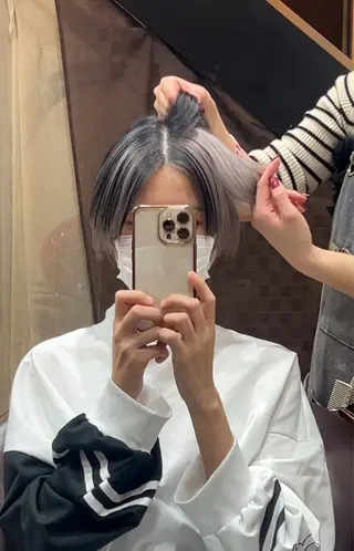 ショート カラー 譜久島 かりんのヘアスタイル