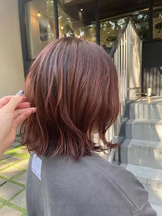 ミディアム カラー 佐藤 世怜奈のヘアスタイル