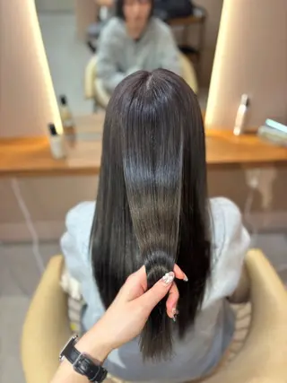 ロング カラー ROCCOeast AKARIのヘアスタイル