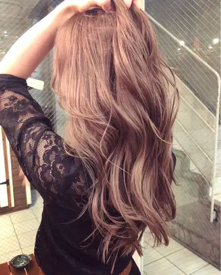 ロング カラー 白髪ぼかし×デザイン 🕊️🫧ホウジョウのヘアスタイル