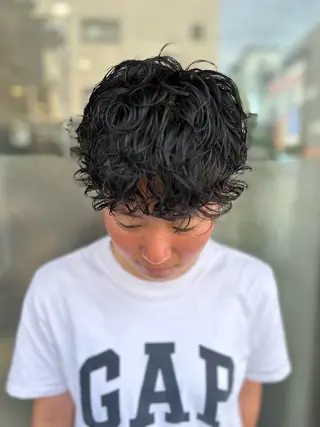 ショート パーマ メンズハイライト × perm Runoのヘアスタイル