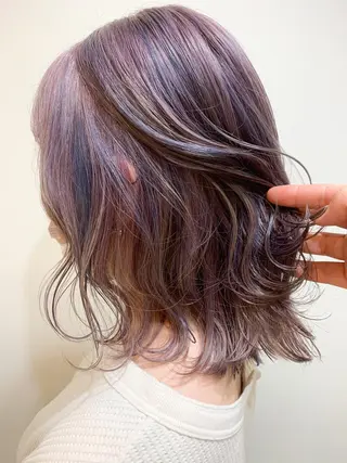ミディアム カラー 薄田 珠美のヘアスタイル