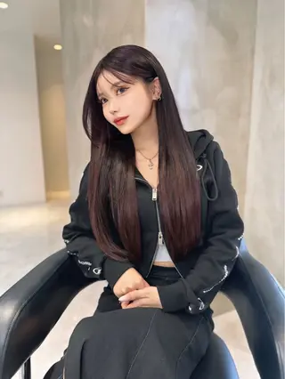 ロング カラー レイヤーカット 透明感カラーのヘアスタイル