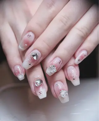 ネイル AKIKO ネイルサロンのネイルデザイン