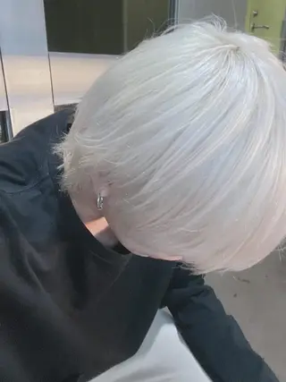 ショート カラー ネイル マツエク・マツパ アイブロウ ⭐ハイトーンブリーチ ミルクティーピンクのヘアスタイル