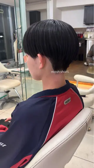 ショート ブリーチ透明感カラー /レイヤー👗しずかのヘアスタイル