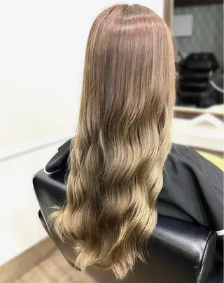 カラー 薮内 香保里のヘアスタイル