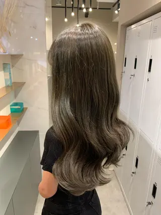 ロング カラー 平尾 樹里のヘアスタイル
