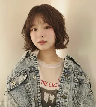 ショート パーマ 渡邊 百咲のヘアスタイル