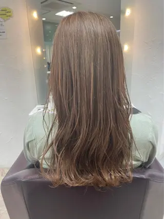 カラー 福原 未来のヘアスタイル