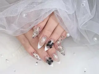 ネイル 人気１位🎀有名人も 通う🫅韓国髪専門○のヘアスタイル