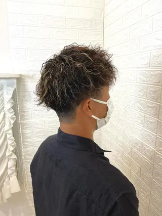 カラー パーマ メンズ 六反 仁哉のヘアスタイル