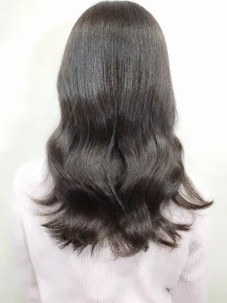 セミロング 艶髪/透け感カラー /RYOのヘアスタイル