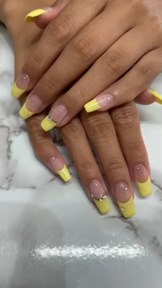 ミディアム ブラウン 広奈子のネイルデザイン