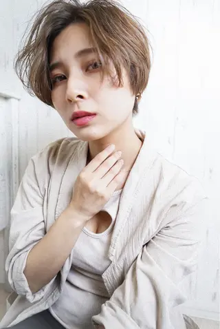 ショート ヘアールーム アートのヘアスタイル