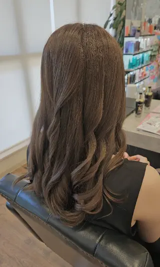 ロング カラー 関口 友菜のヘアスタイル