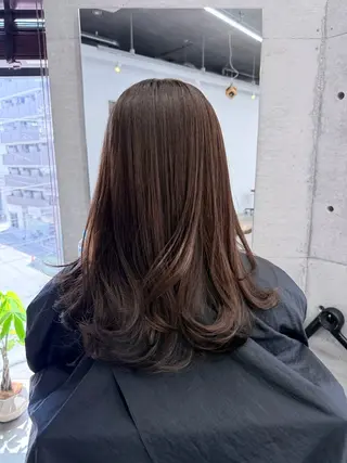 ミディアム 葉 /レイヤーカットのヘアスタイル