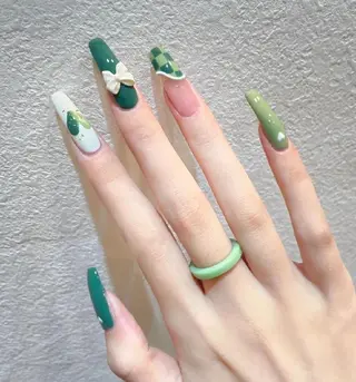 ネイル Theone栄店 田口のネイルデザイン