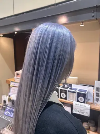ロング 井上 萌のヘアスタイル